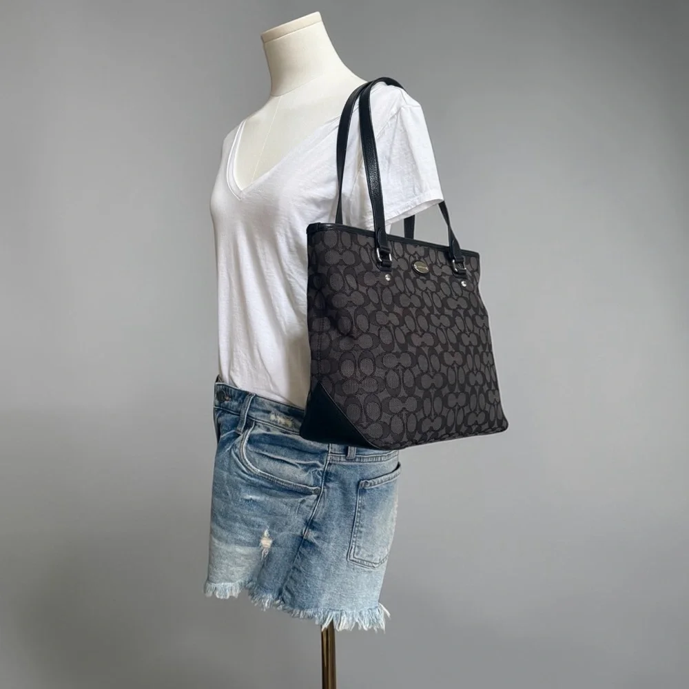 Authentic Coach Signature Black Grey Zip Top Tote Bag - Picture 13 of 13